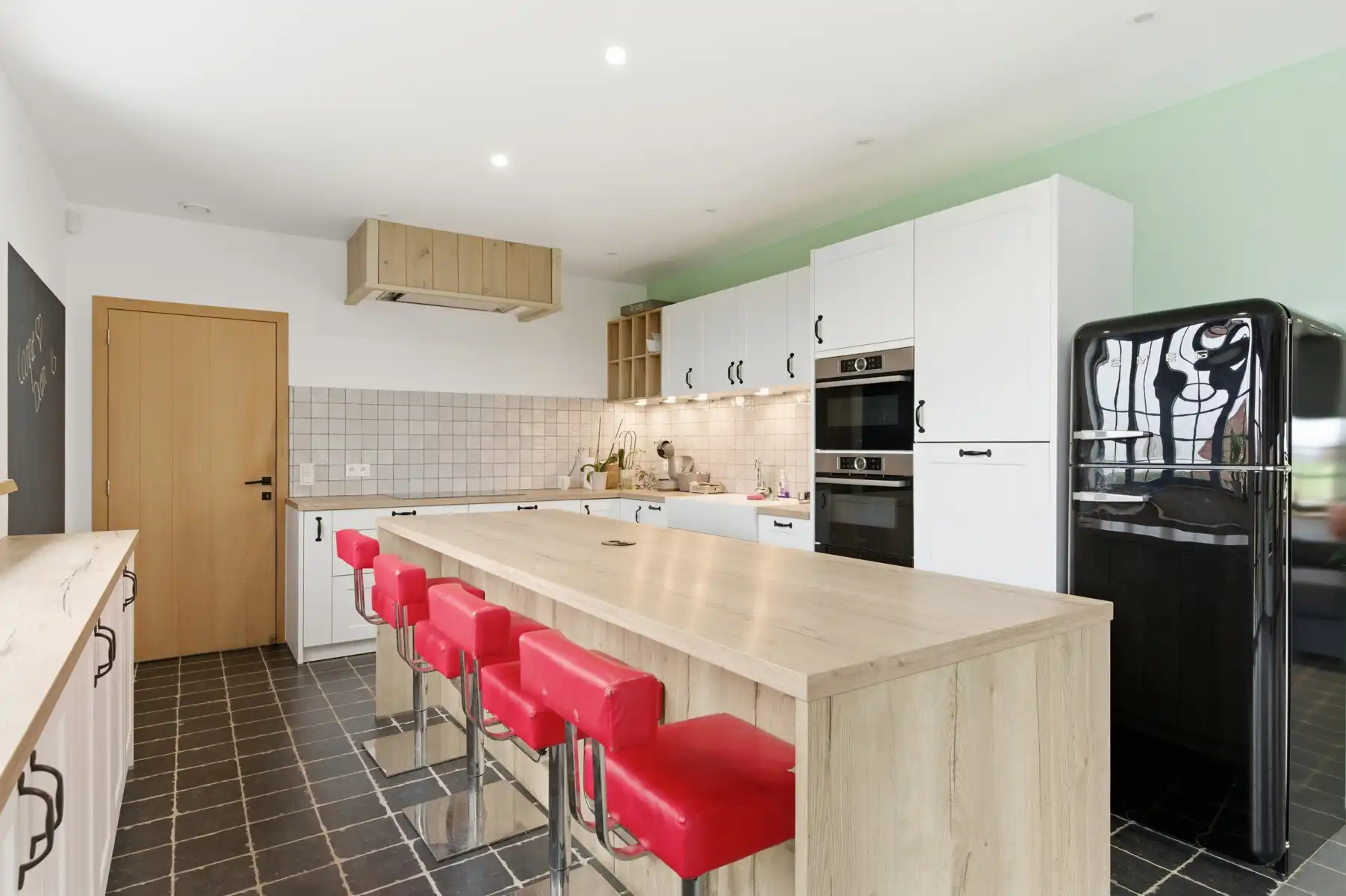 Recente BEN villa met 1,7 ha weiland foto 11