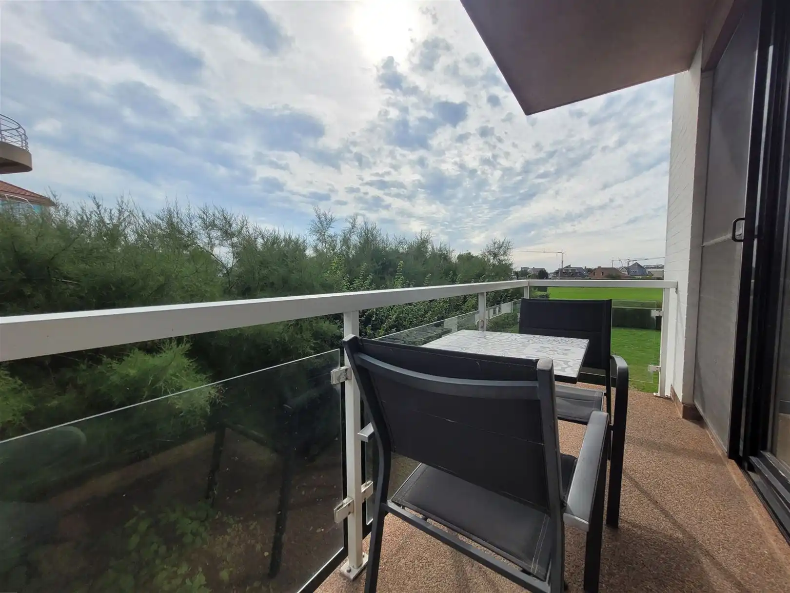 Gemeubeld appartement met 1 slaapkamer foto 4