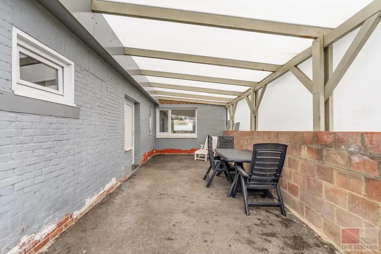 Charmante op te frissen woning met veel potentieel, met een woonoppervlakte van 169 m² foto 26