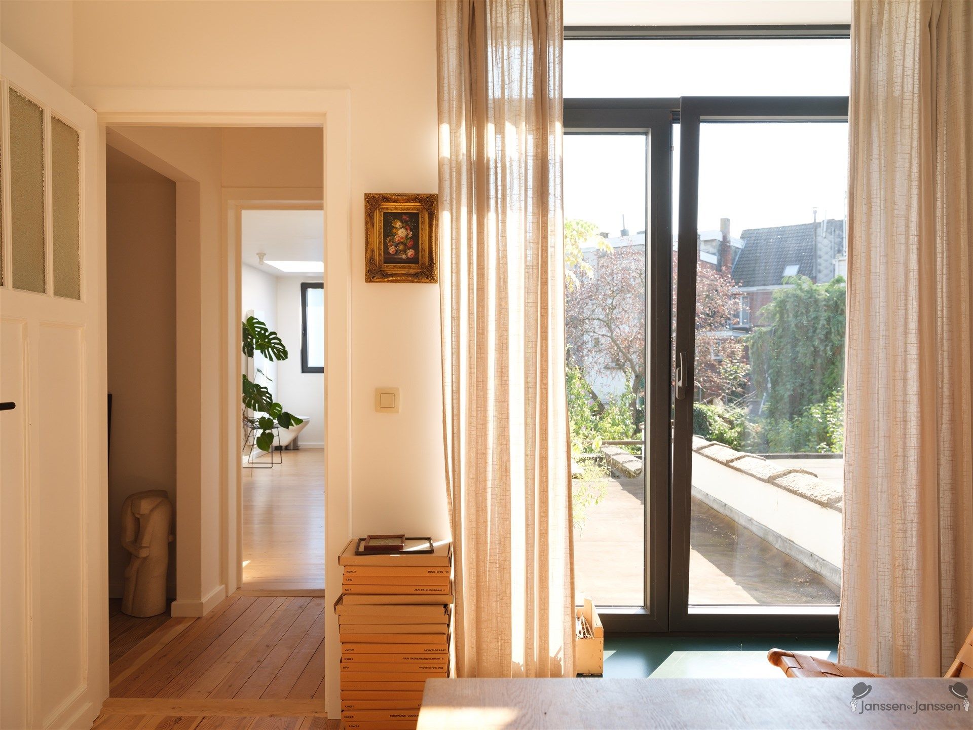 Charmant gerenoveerde woning met zonnige groene tuin foto 8