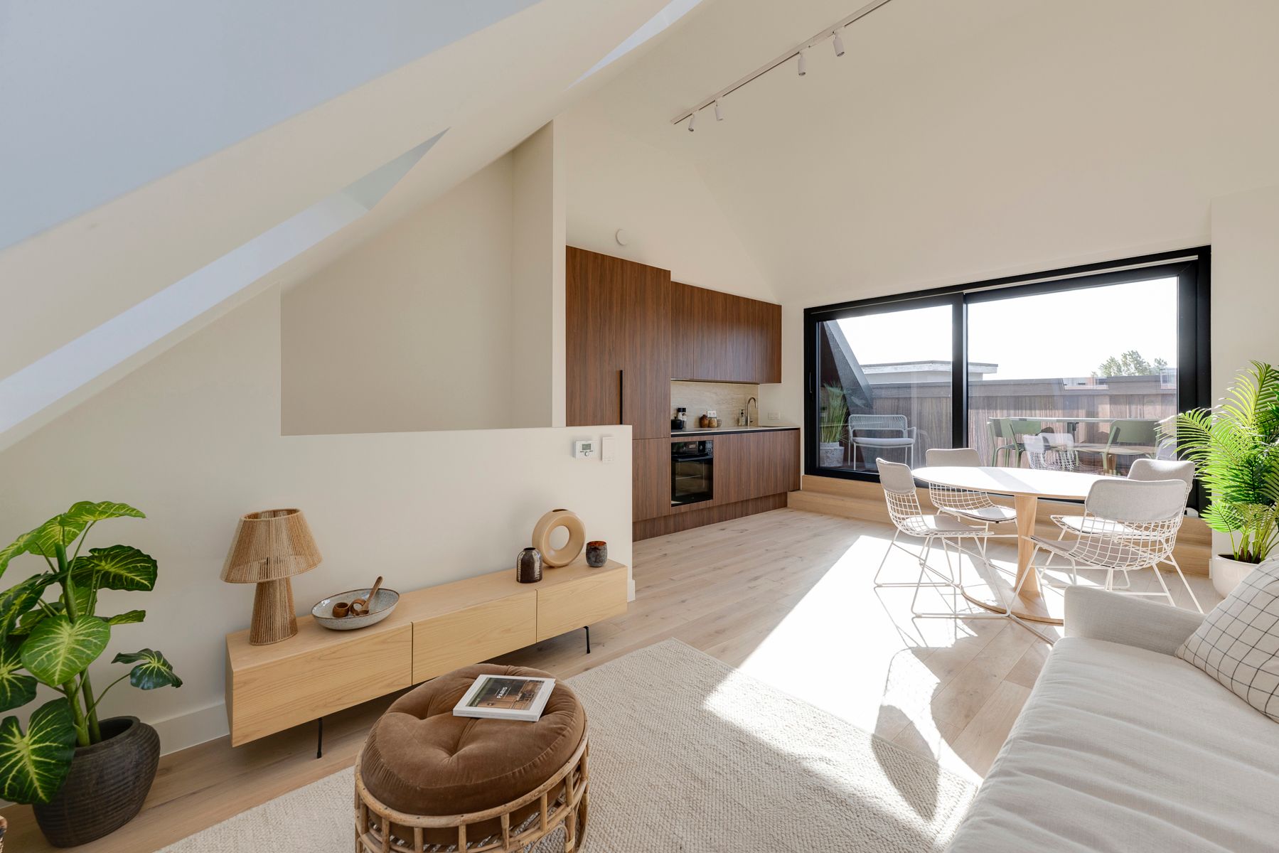 Penthouse met zonneterras en 2 ruime slaapkamers foto 14