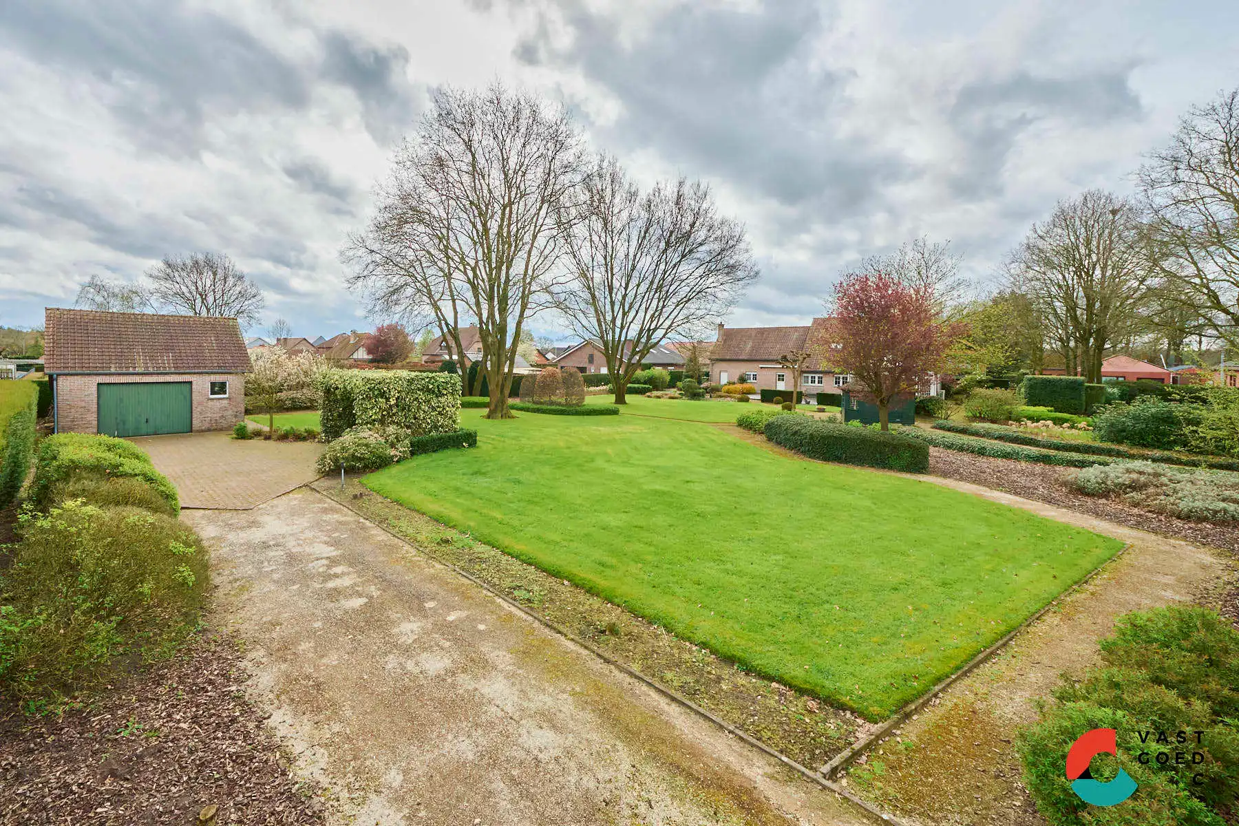 Bouwgrond voor open bebouwing in bosrijke omgeving foto 2