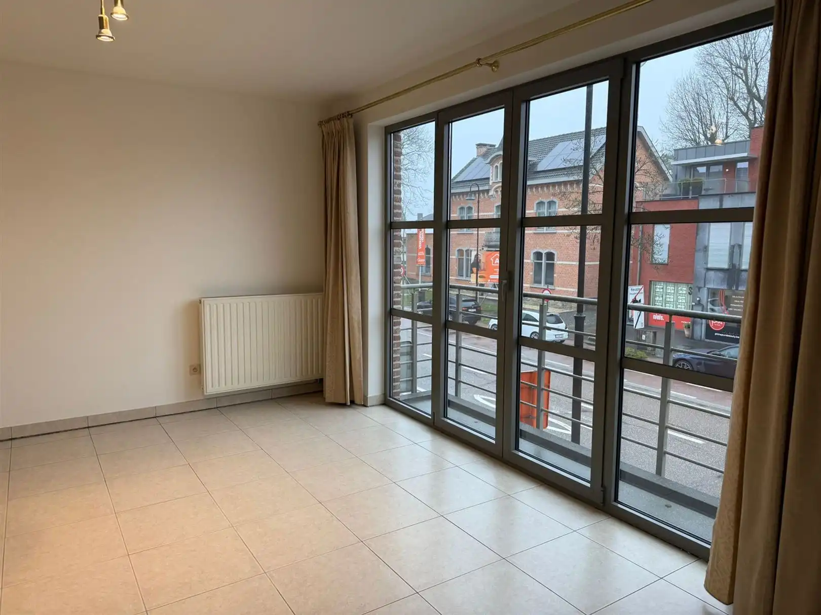 TE HUUR: Ruim appartement met 2 slaapkamers te Heusden-Zolder! foto 4