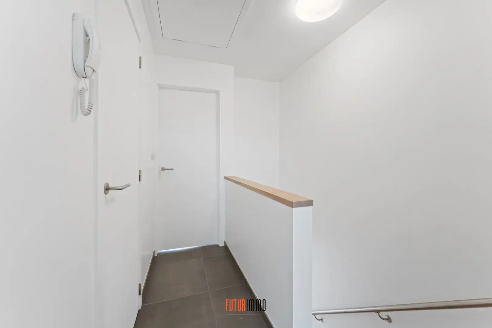 Opbrengsteigendom: duplexappartement + 12 garages foto 11