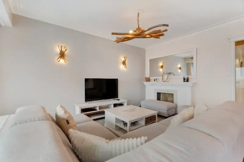 STIJLVOL EN HEDENDAAGS 3-SLAAPKAMERAPPARTMENT MET HOOGWAARDIGE AFWERKING EN MET ZICHT OVER DE DUMONT WIJK EN ZEEZICHT foto 2