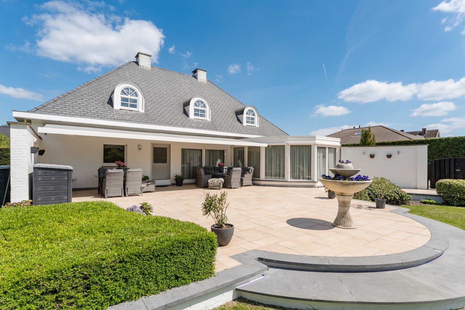 Villa landhuis op een gunstige locatie vlakbij de Nederlandse grens! foto 40