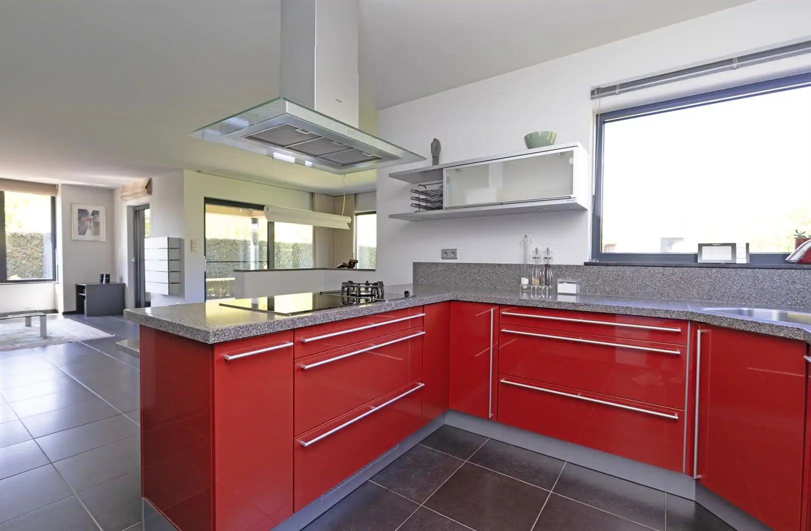Goed onderhouden villa nabij het centrum foto 7