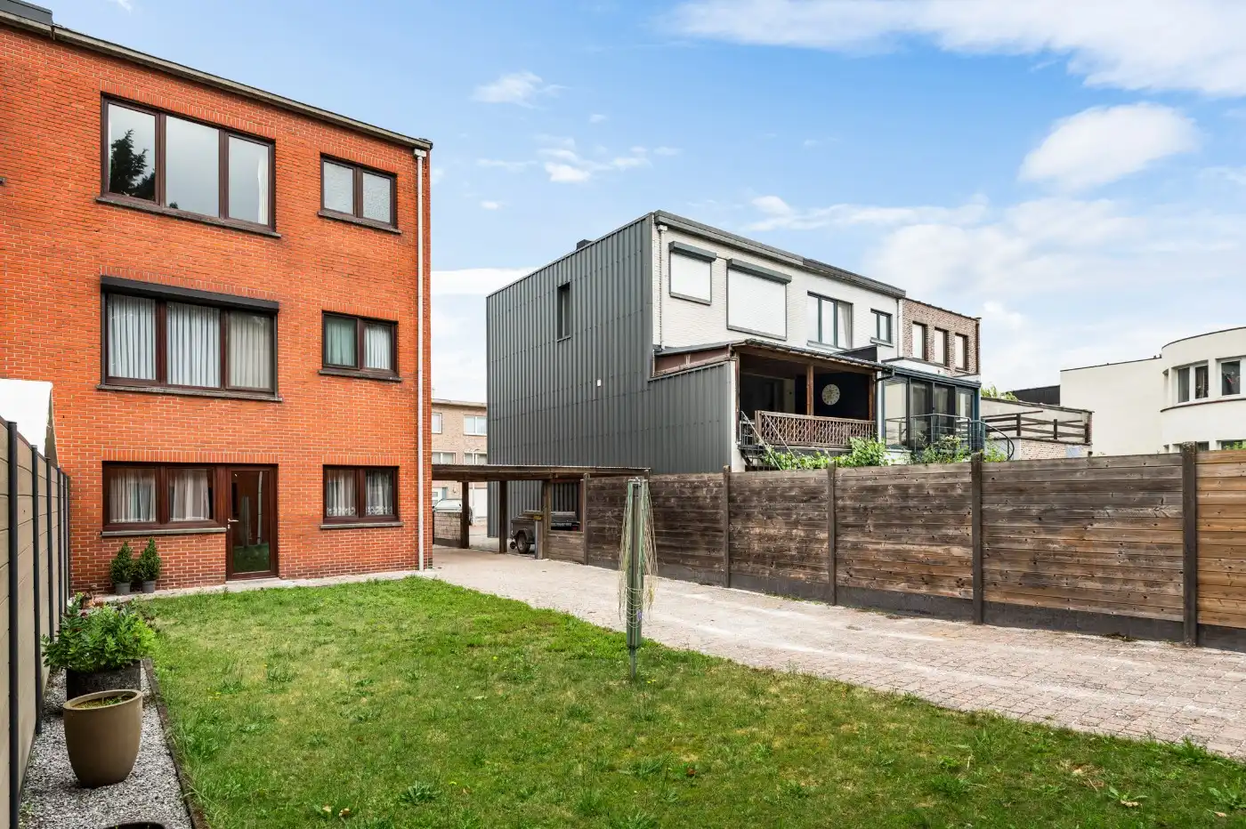 Centraal gelegen beletage-woning met 3 slpk., inpandige garage en tuin foto 18