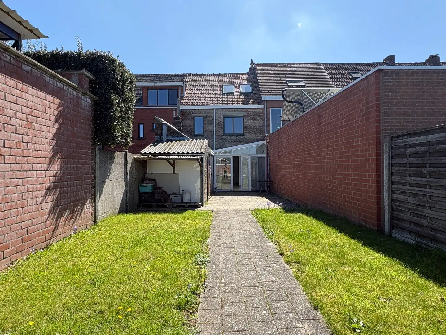Hoofdfoto van de publicatie: Ruime woning te koop met 3 slaapkamers, ruime tuin en geen renovatieverplichting!