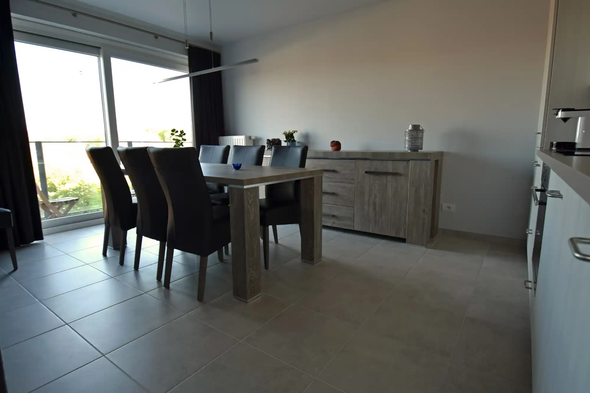 BEZOEKMOMENT WOENSDAG 15/04 VAN 16U30 TOT 18U | RECENT 2 SLPK APPARTEMENT MET TERRAS, LIFT EN INCLUSIEF AUTOSTAANPLAATS foto 5