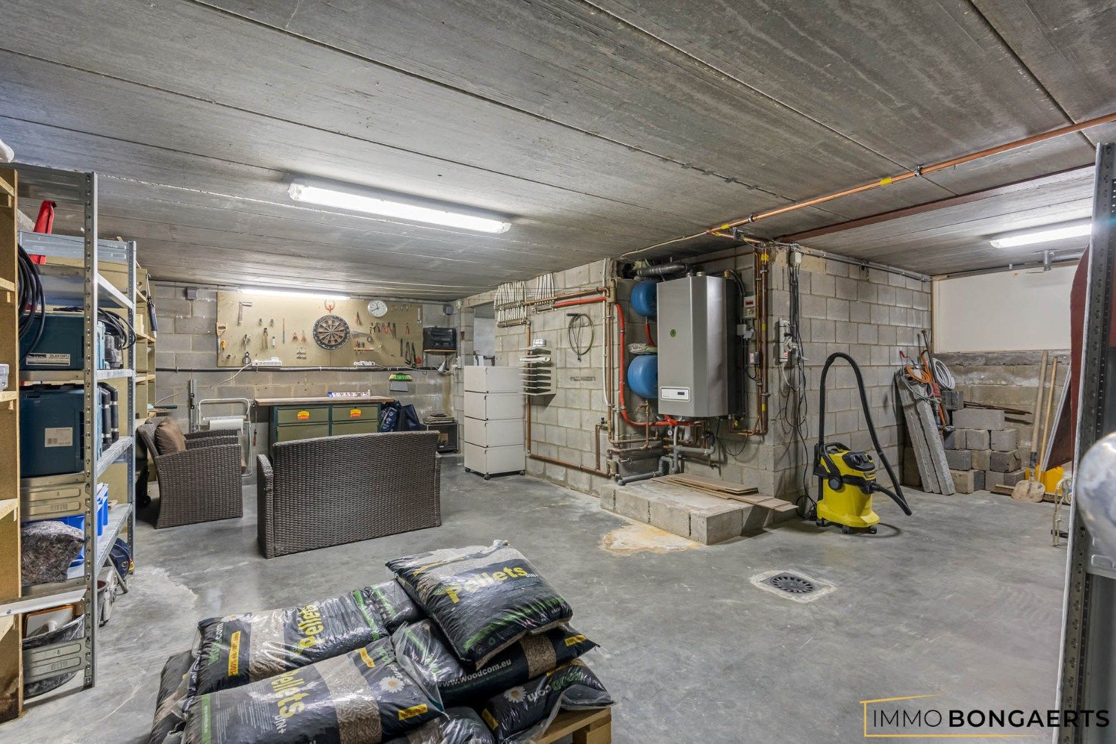 Instapklare woning met 4 slaapkamers en zwembad foto 32