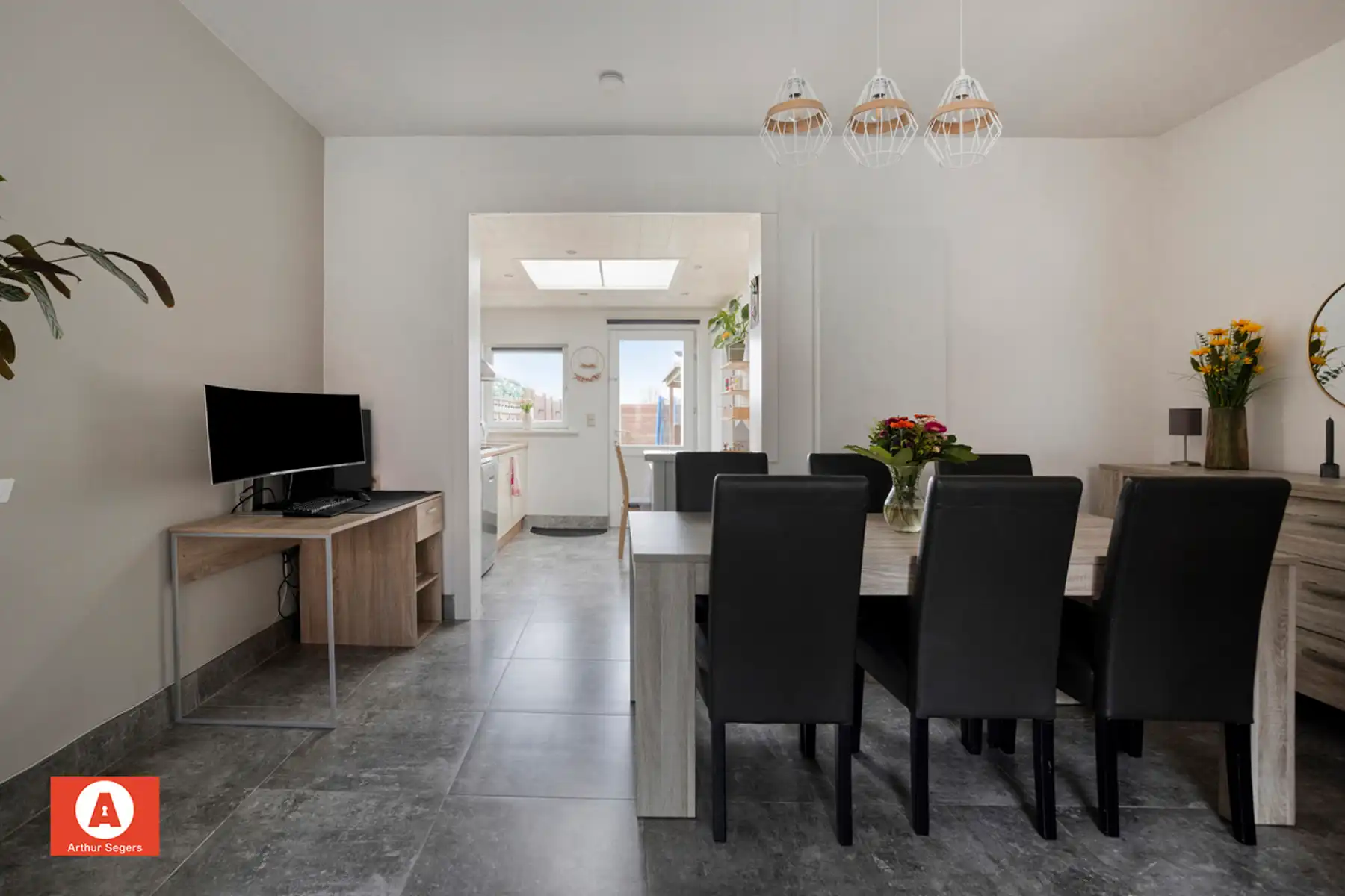 Instapklare woning, óók achteraan bereikbaar! foto 6