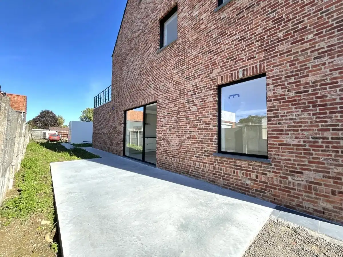 Beselare – Gelijkvloers nieuwbouwappartement met tuin en oprit foto 12