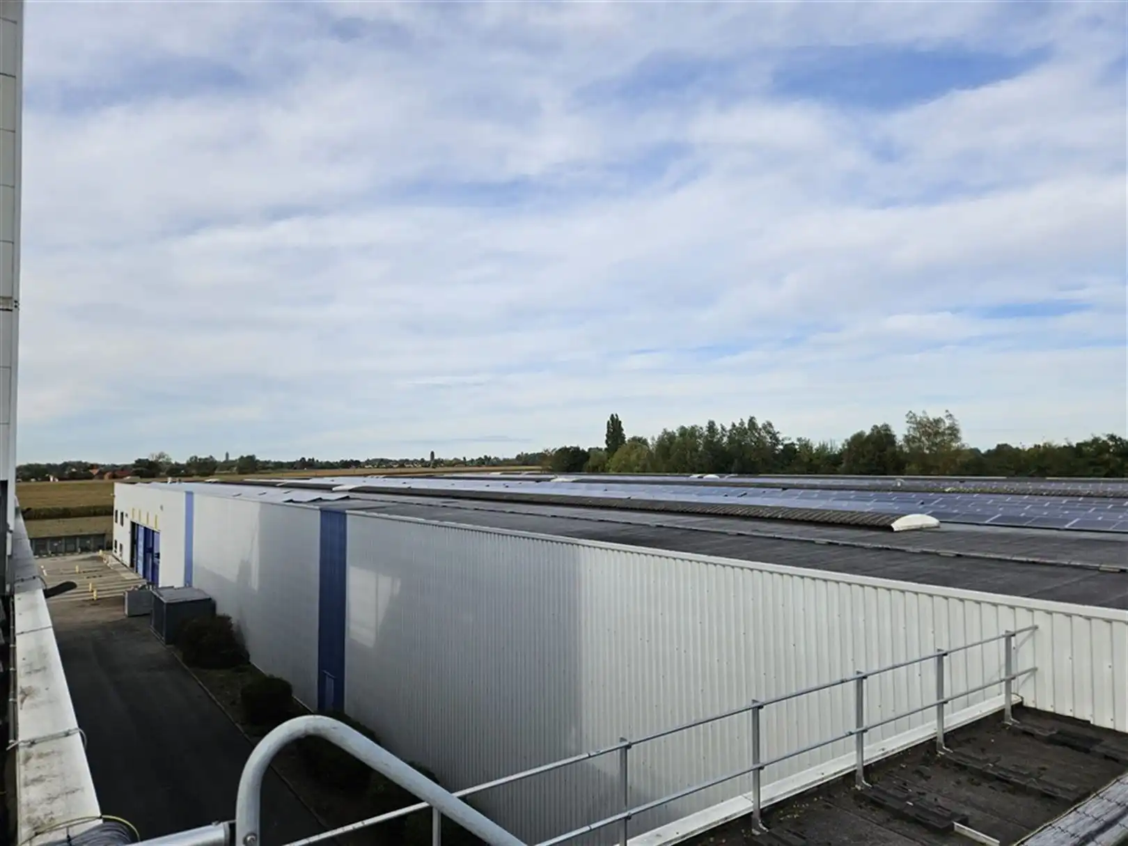 Fabrieksgebouw te Komen foto 8