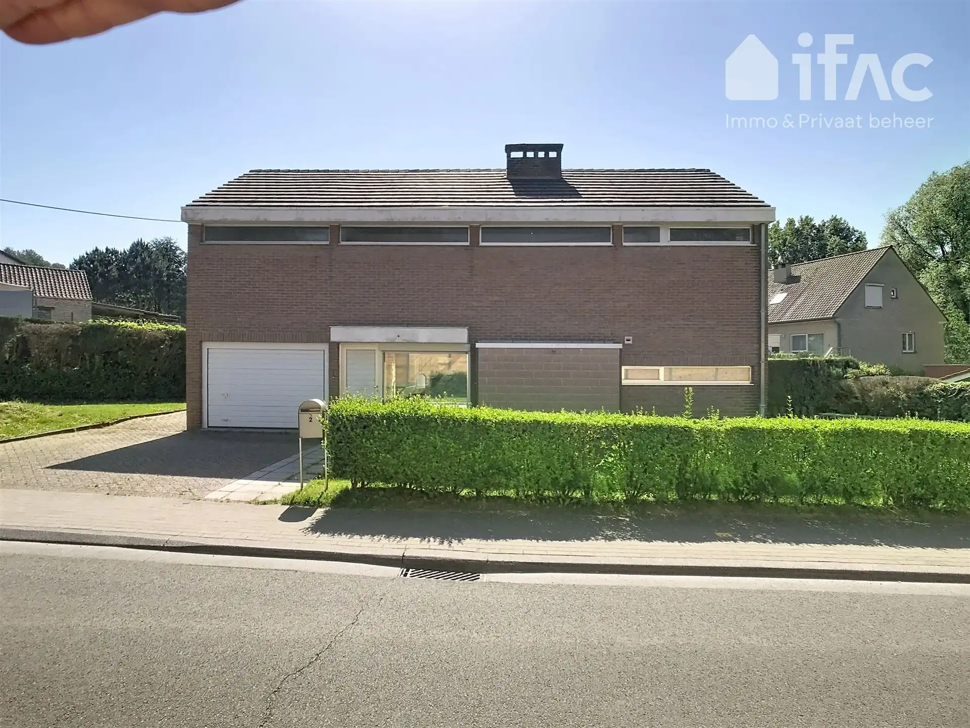 Woning met 4 slaapkamers, garage en tuin foto 25