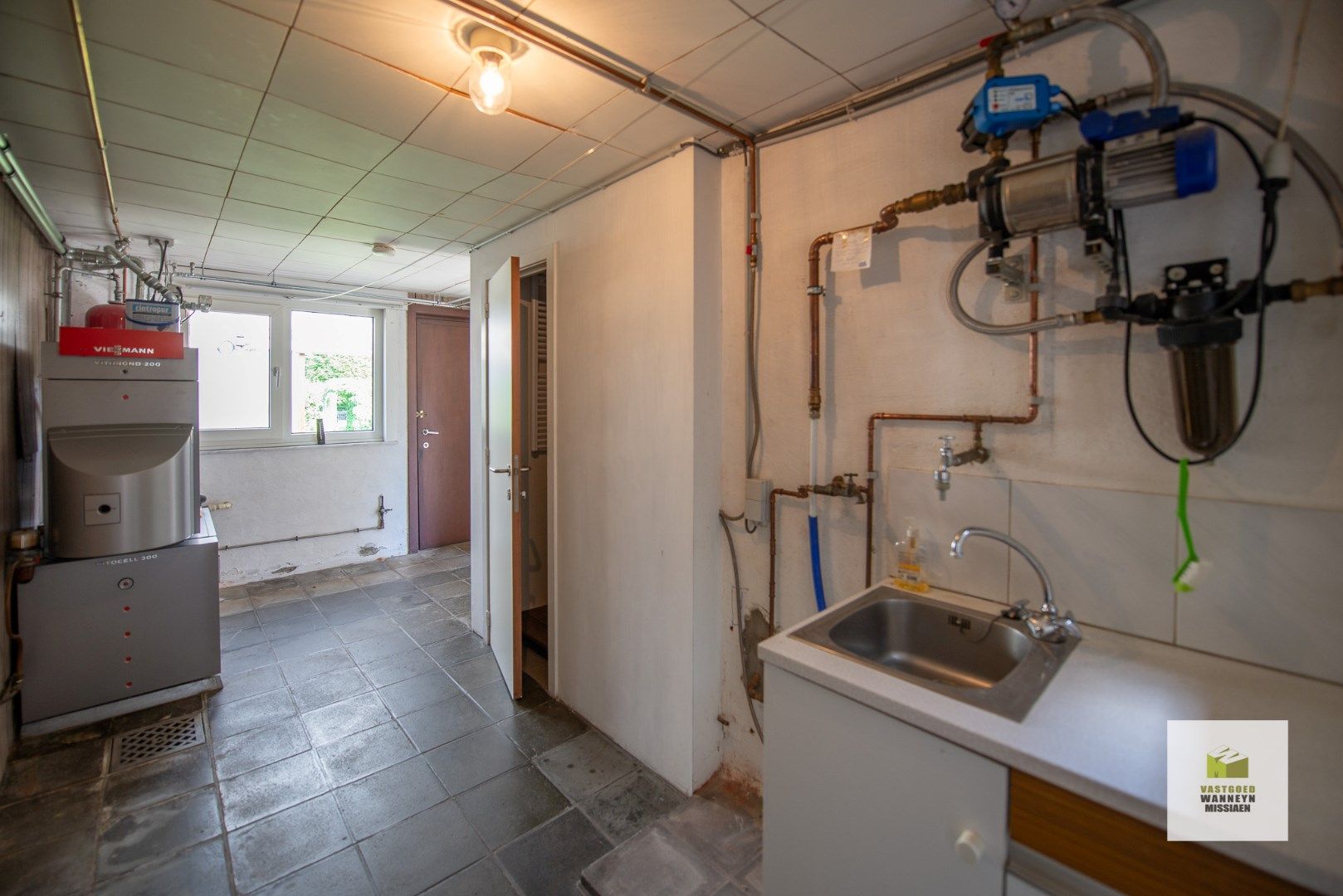 Ruime half open bebouwing met 5 slpk, tuin, terras en garage in centrum Wingene foto 11