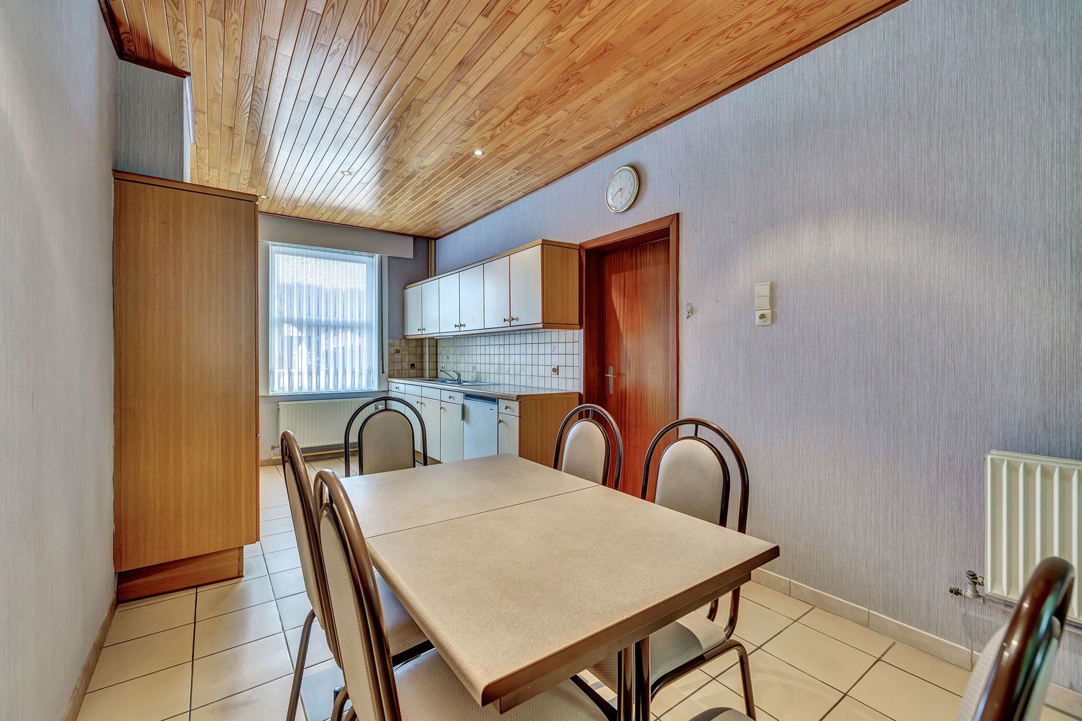 Verder te renoveren woning met garage en tuin te Okegem foto 8