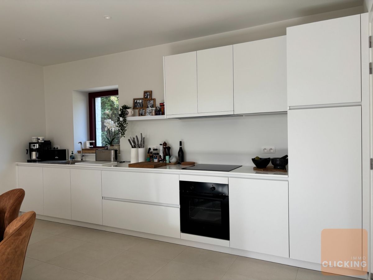 Slim wonen in stijl: volledig gerenoveerde woning in het groene Borchtlombeek foto 14