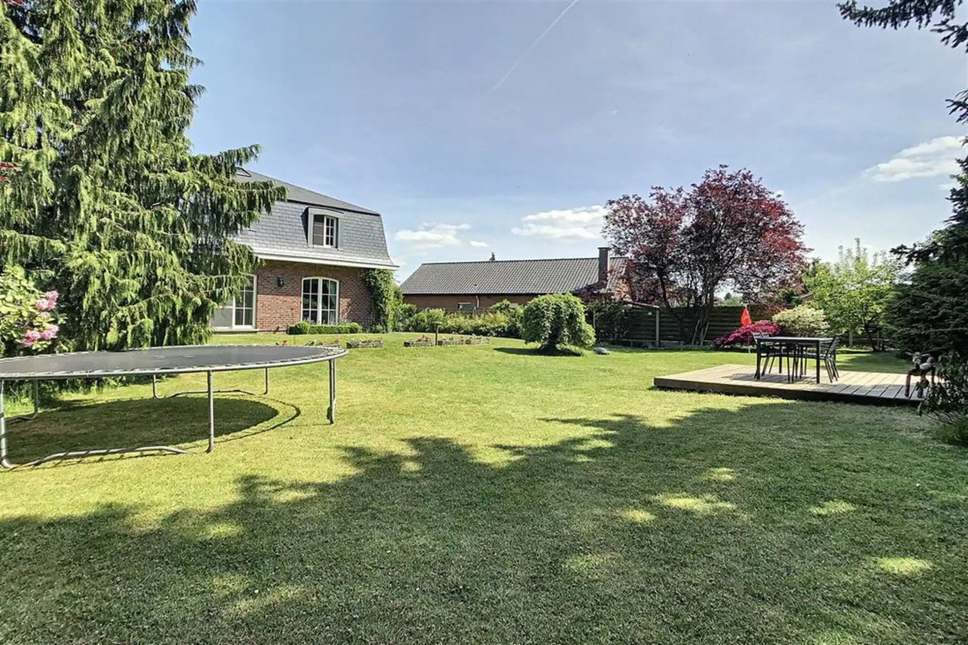 Charmante villa in residentiële omgeving met prachtig aangelegde tuin foto 10