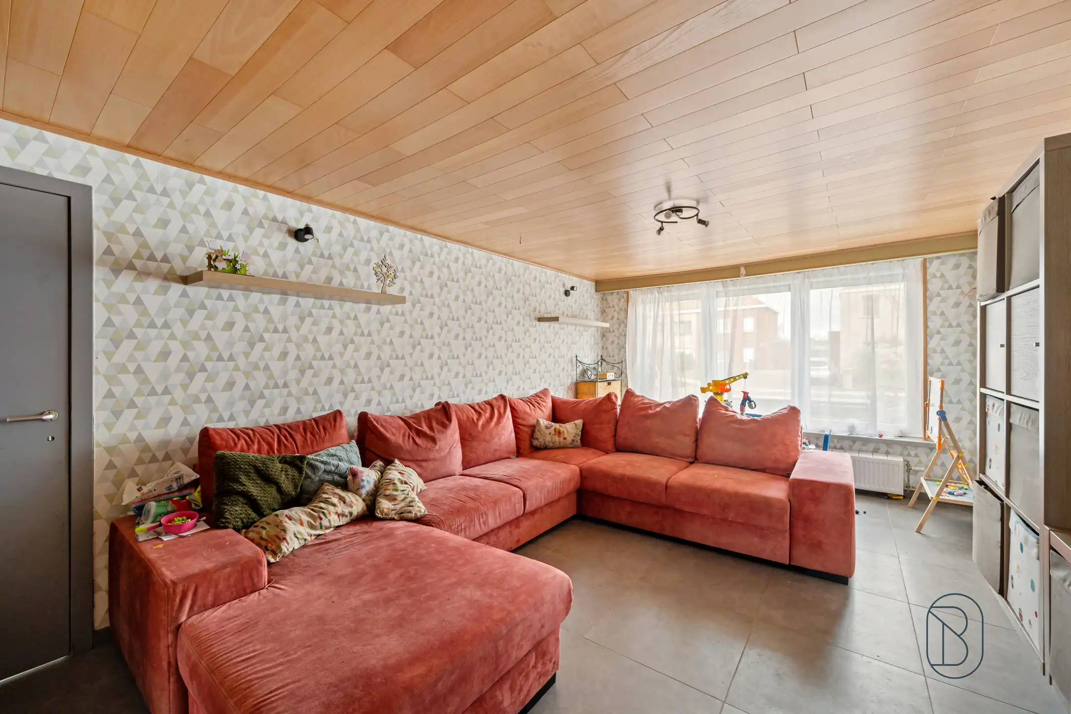 Halfopen woning met garage en tuin in Harelbeke foto 5