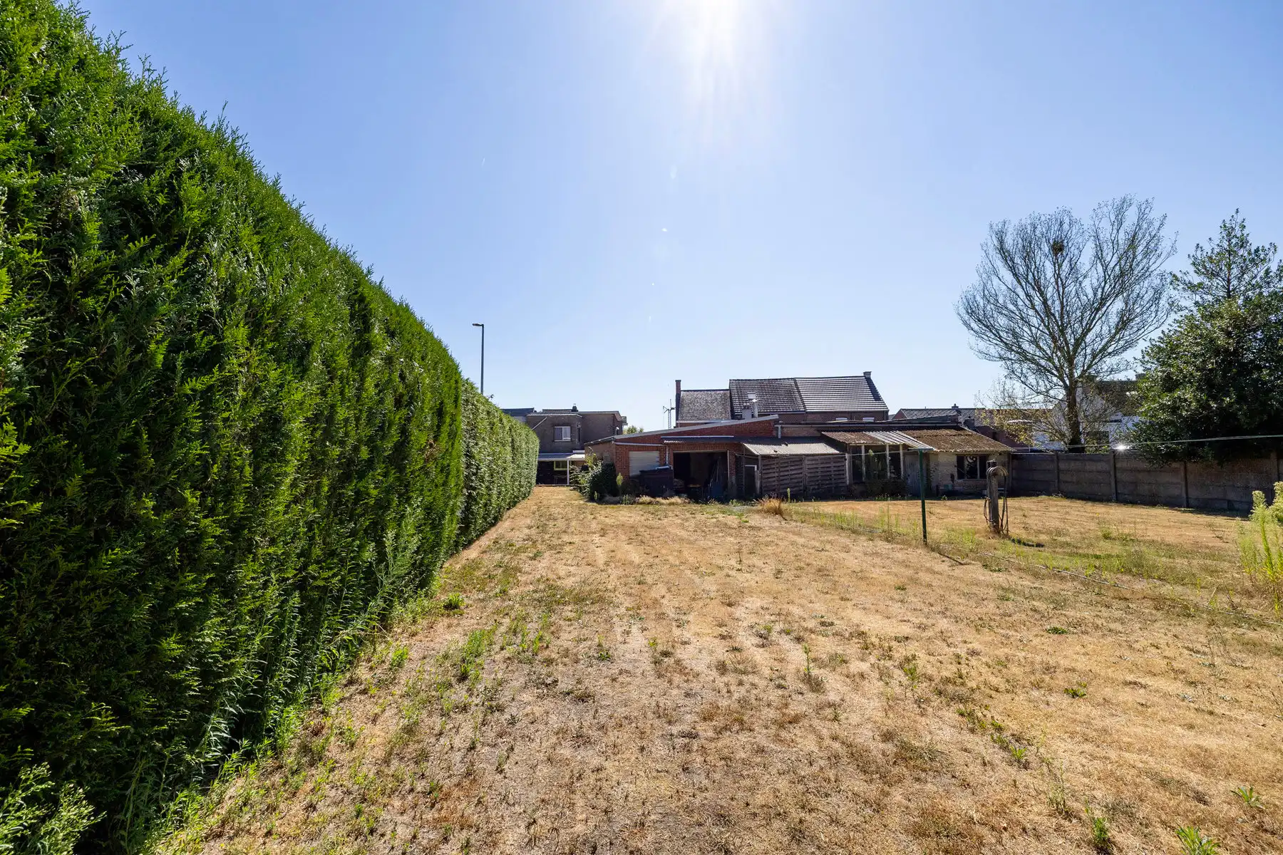 OB met 3 slpk + bureau en magazijn van 177m² op 965m² foto 2