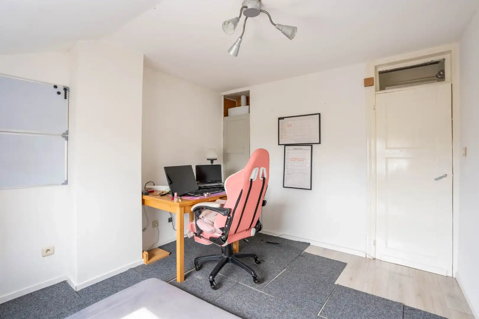 Een knusse rijwoning met tuintje en 3 slaapkamers, gelegen pal in het centrum van Maaseik. foto 17