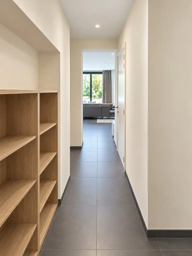 Comfortabel appartement met 3 slaapkamers, terras, tuin en carport. foto 4