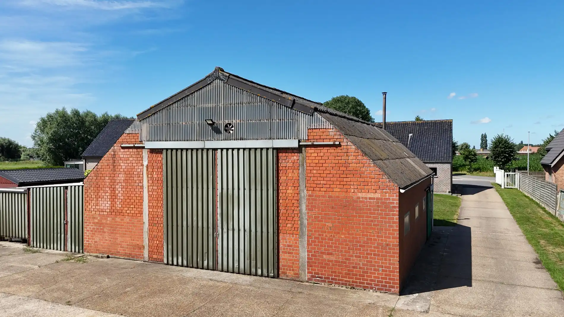 Alleenstaande woning met loods te Zerkegem  foto 3
