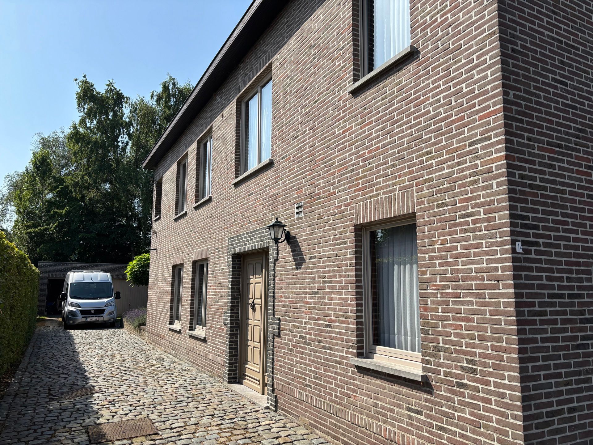 WANZELE - Ruime gezinswoning met tuin foto 3