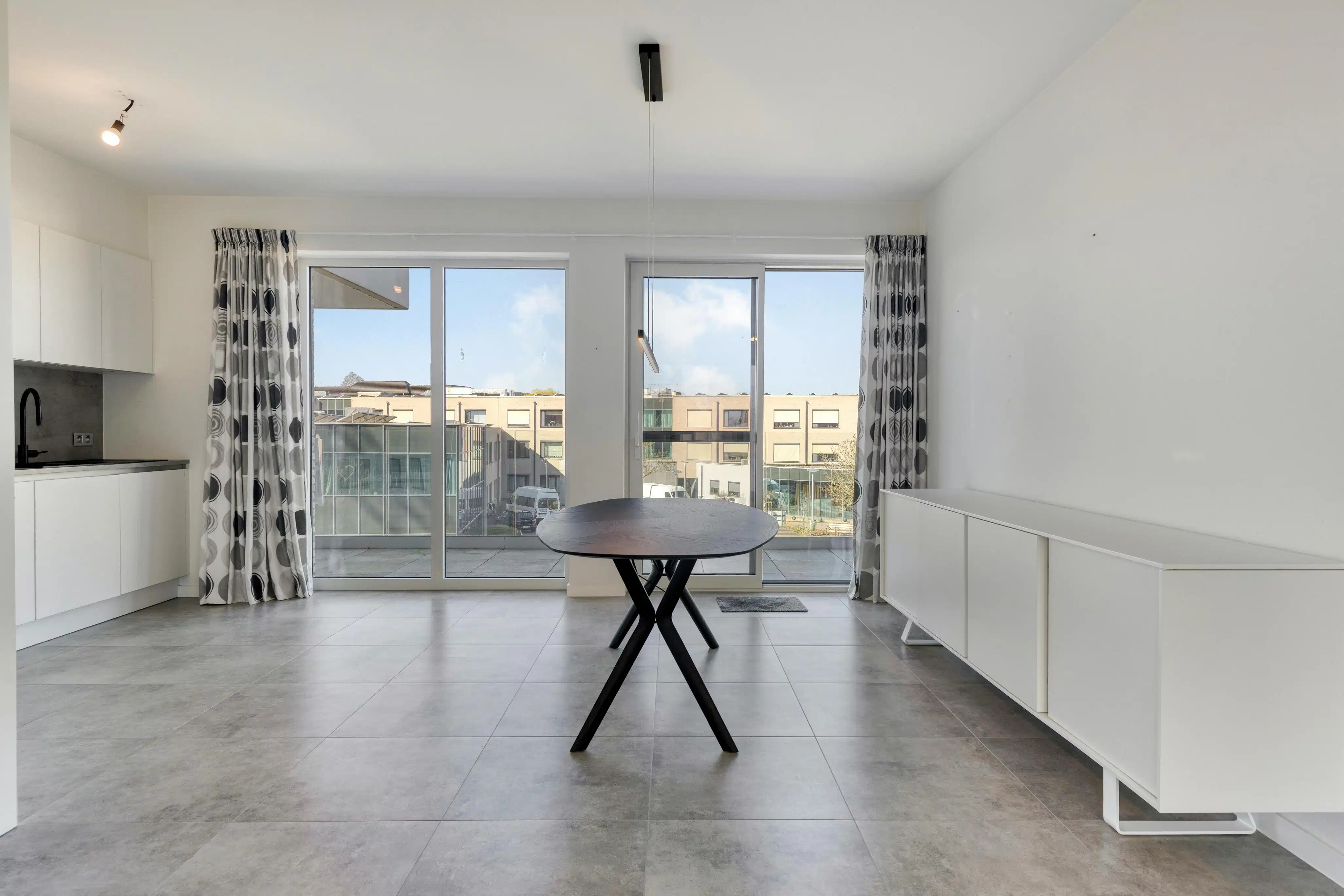 Recent en lichtrijk appartement met zuidgericht terras in hartje Poperinge foto 6