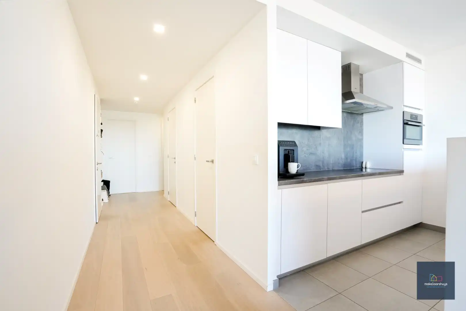 Schitterend 2-slp.app met 2 terrassen, garage en kelder foto 8