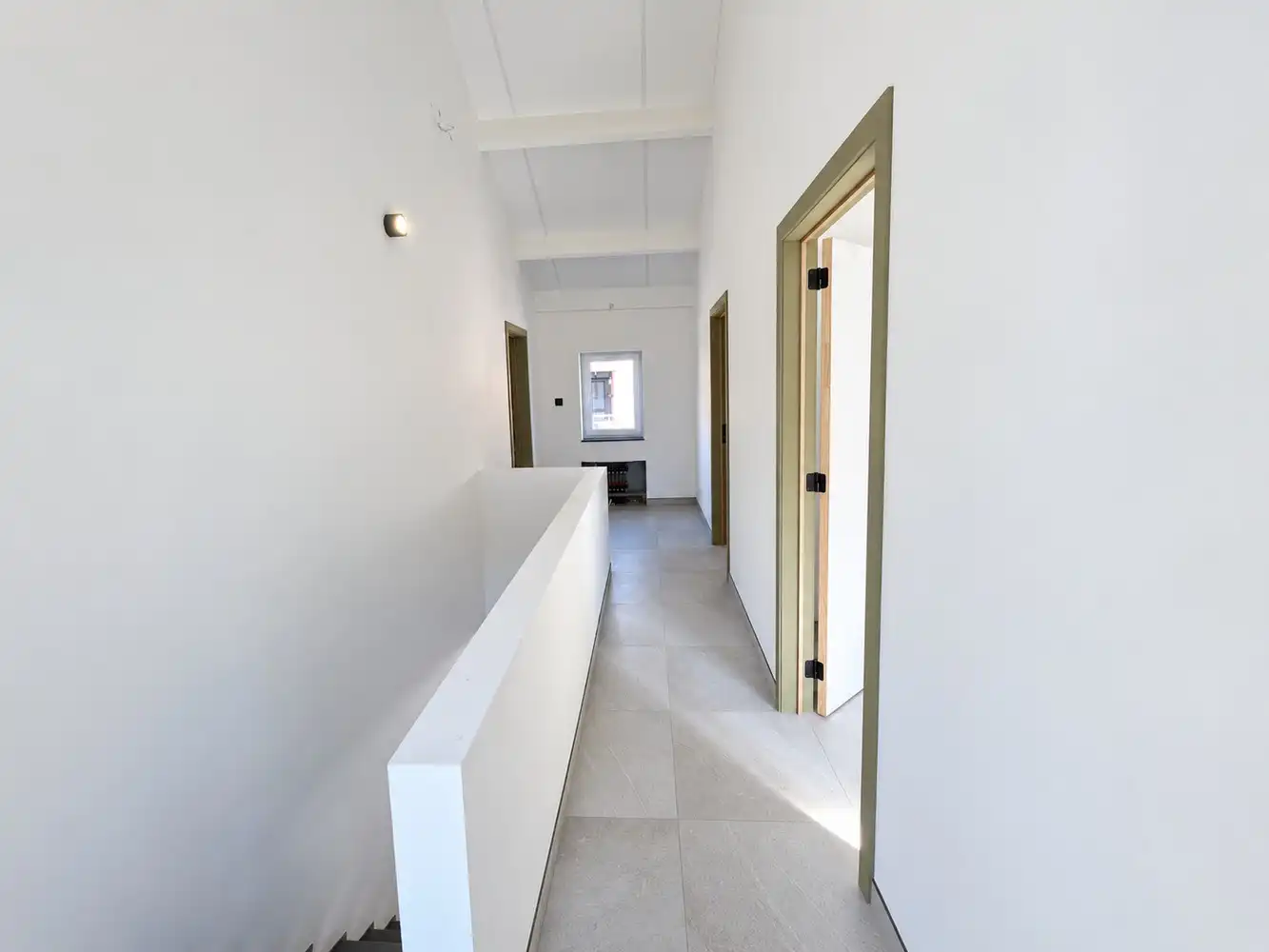 Volledig gerenoveerde woning met 3 slaapkamers te huur in het centrum van Lanaken foto 10