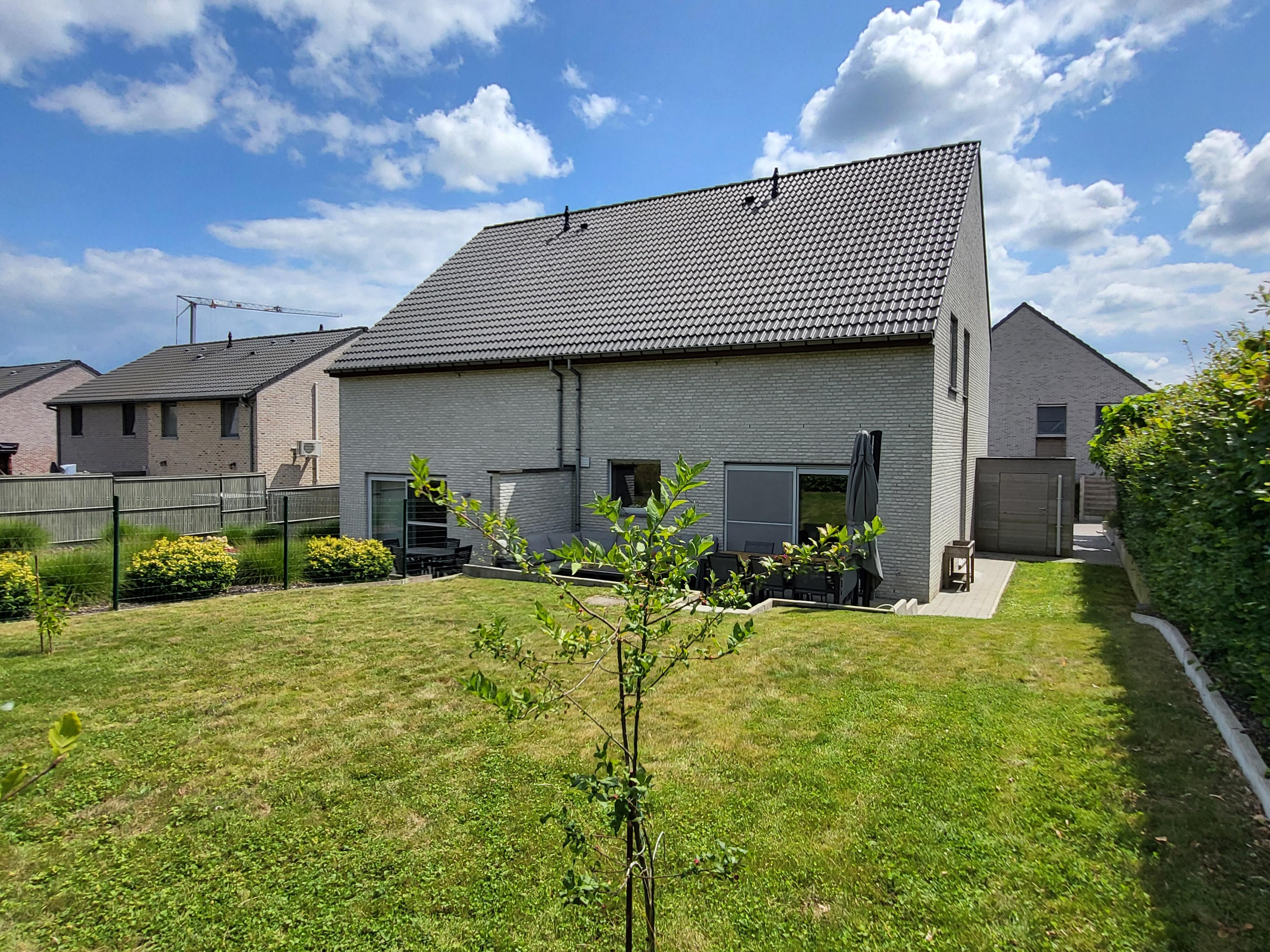 Prachtige nieuwbouwwoning van 2016 hob op 279m² hartje Vlaamse Ardennen met zonnepanelen.  Aanrader!! foto 5