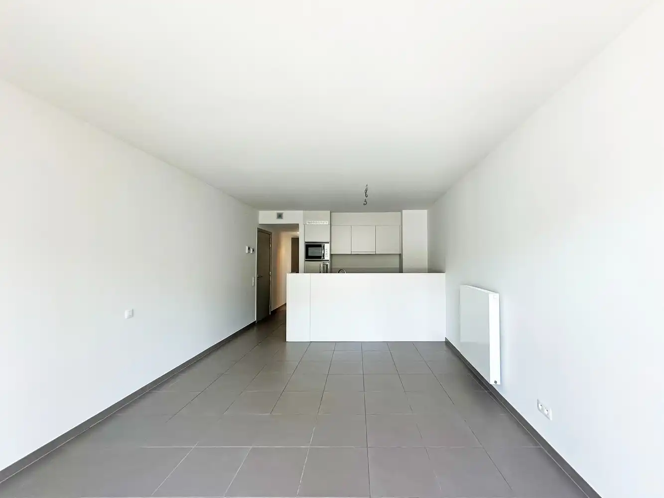 Appartement met 2 slaapkamers en terras te Antwerpen! foto 4