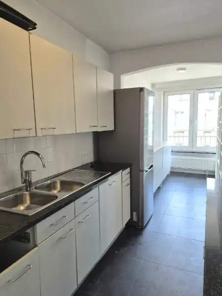 Ruim drie slaapkamer appartement te huur op jaarbasis foto 3