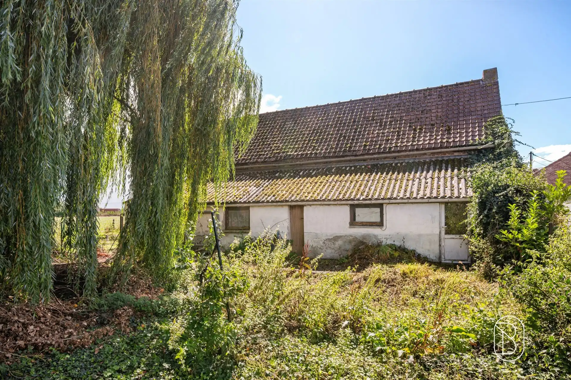 Volledig te renoveren woning, veel potentieel! foto 28