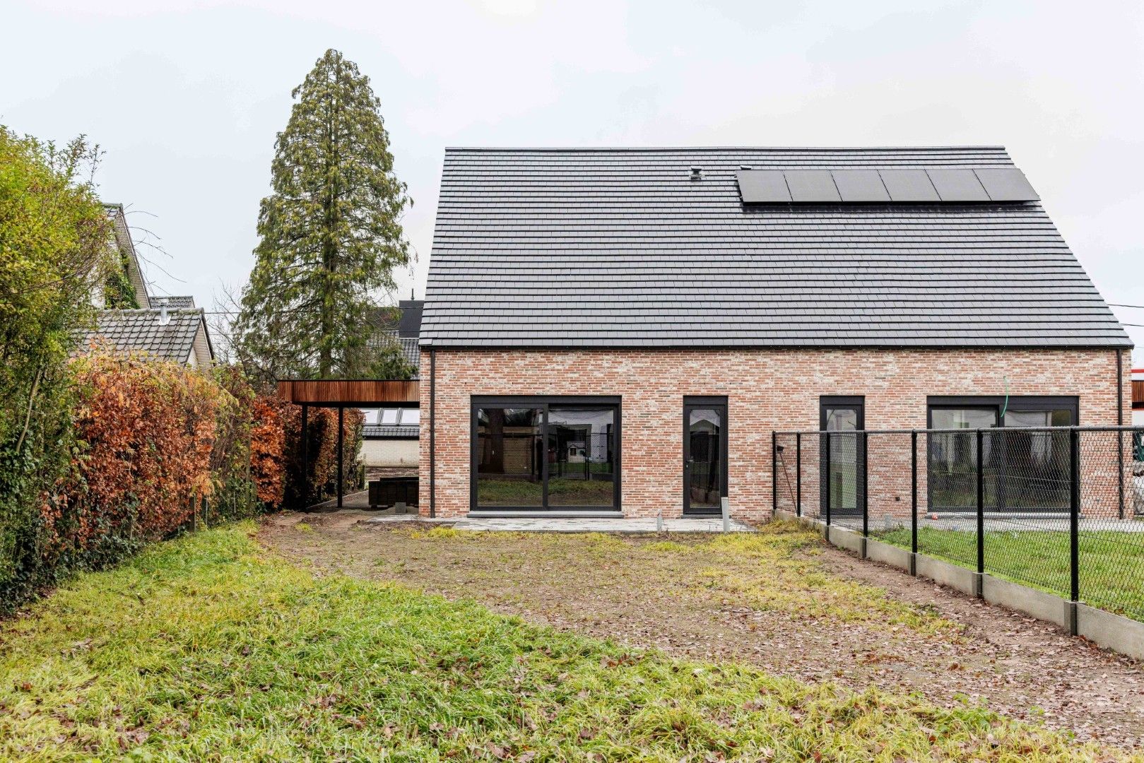 Energiezuinige halfopen bebouwing met zuid gerichte tuin foto 2