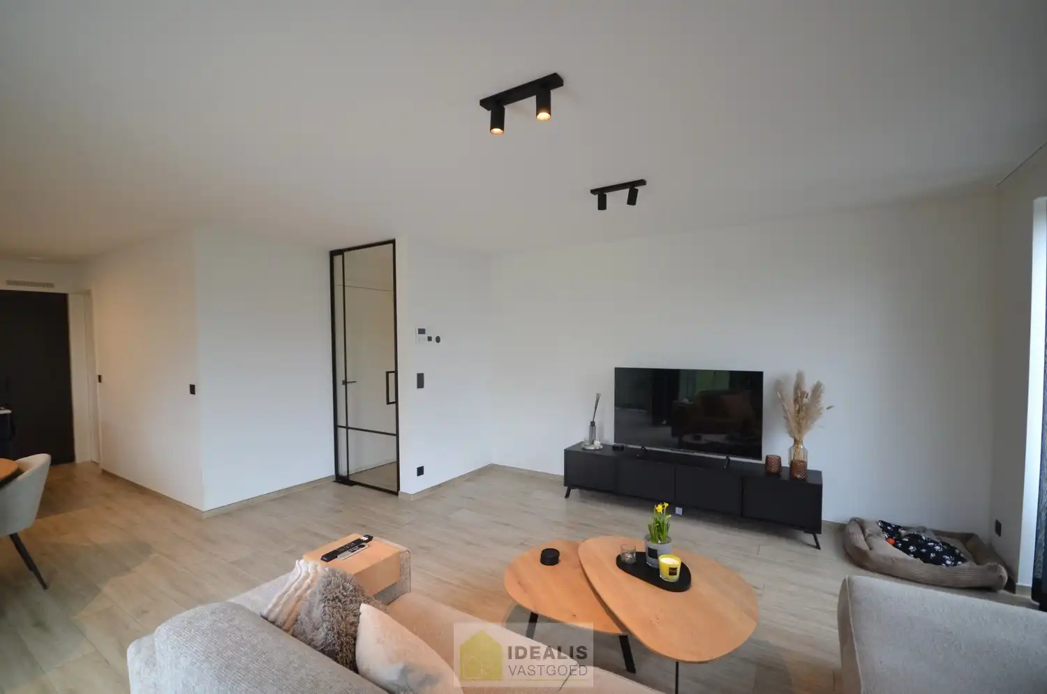 IDEALIS VASTGOED – INSTAPKLAAR APPARTEMENT MET KELDERBERGING EN ONDERGRONDSE AUTOSTAANPLAATS foto 9