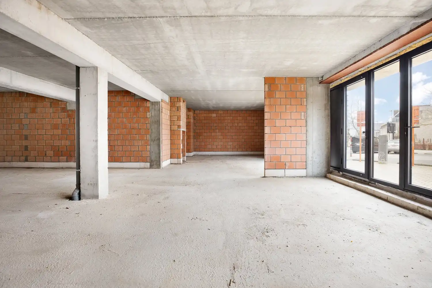 Casco handelsgelijkvloers van&nbsp;meer dan 150 m² op toplocatie foto 9