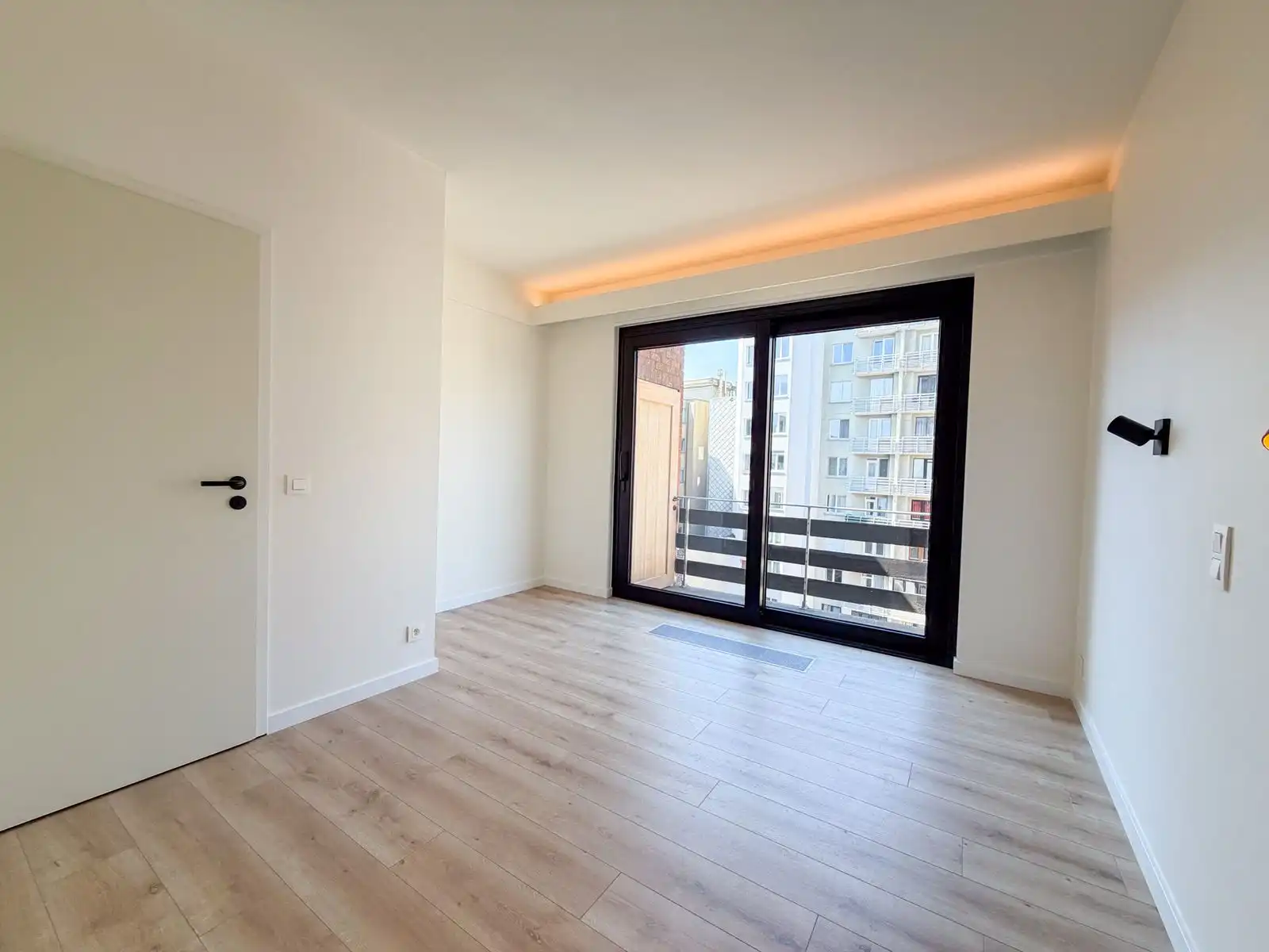 Zonnig 2-slaapkamer appartement op de 7de verdieping in het hart van Oostende, pal aan zee! foto 13
