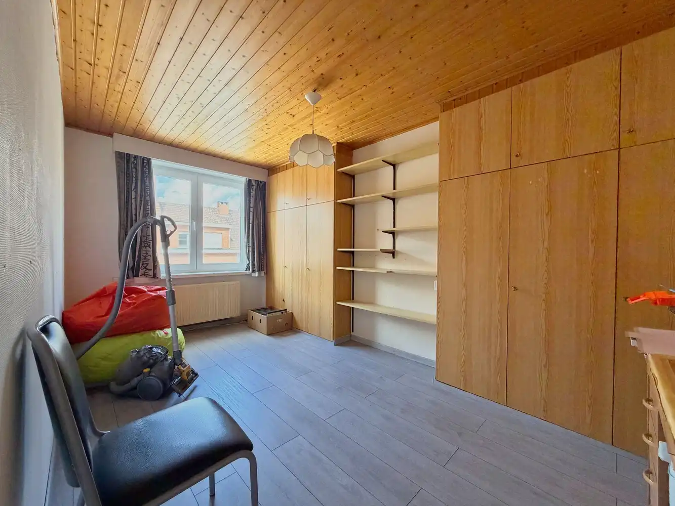 Heel ruime gezinswoning (6 slpks) met tuin + grote garage foto 11