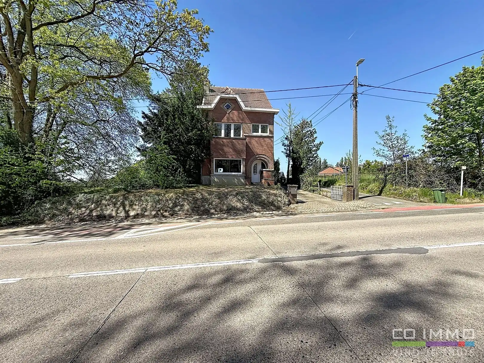 Karaktervolle woning, 4 slpks op een perceel van > 1 hectare foto 3