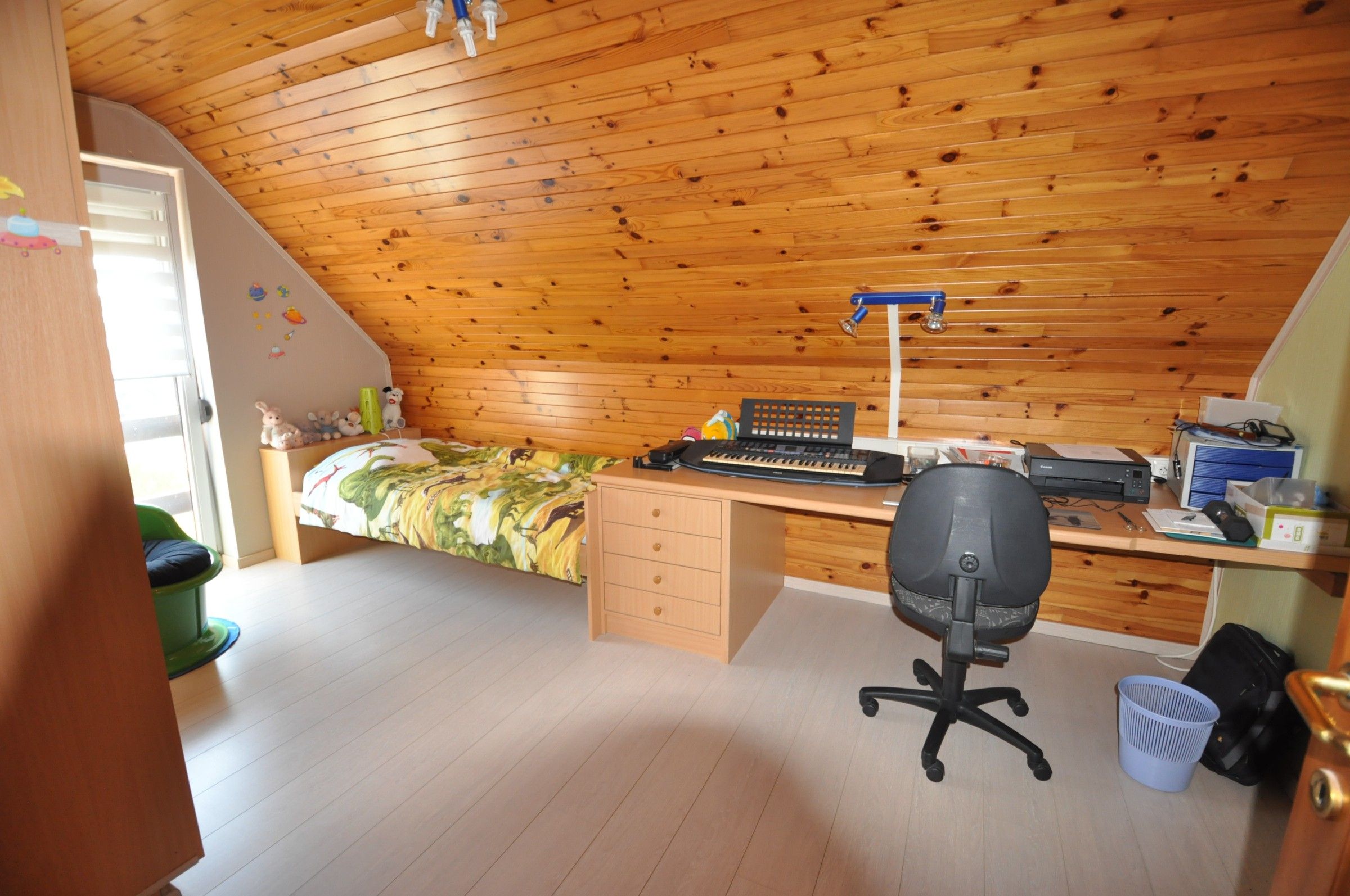 Ruime verzorgde woning met grote tuin en garage ! foto 20