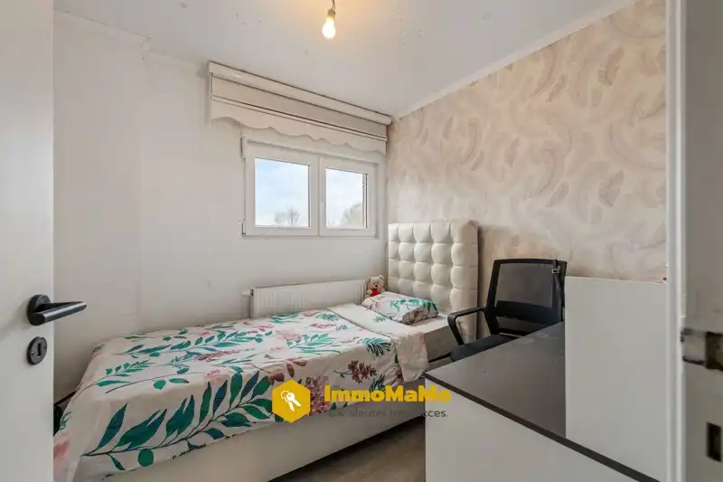 HUIS TE KOOP MET GROTE TUIN IN CENTRUM SINT-KRUIS-WINKEL foto 18