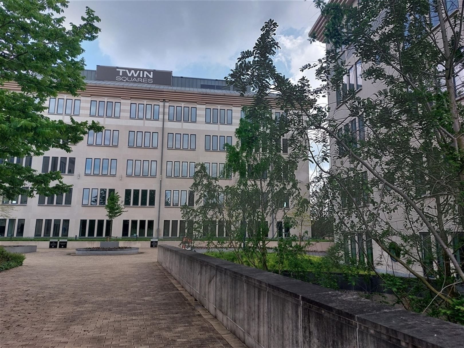 TWIN SQUARES: kantoren te huur vanaf 417m² foto 3