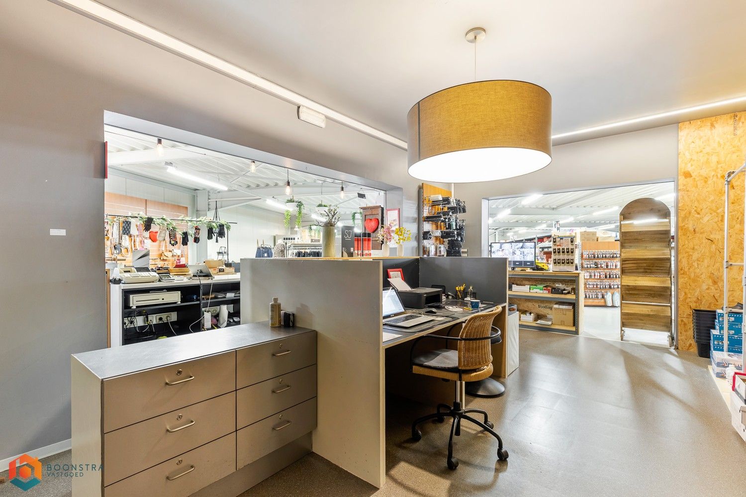 Handelspand op toplocatie met grote visibiliteit en veelzijdige mogelijkheden (1030m2) foto 14