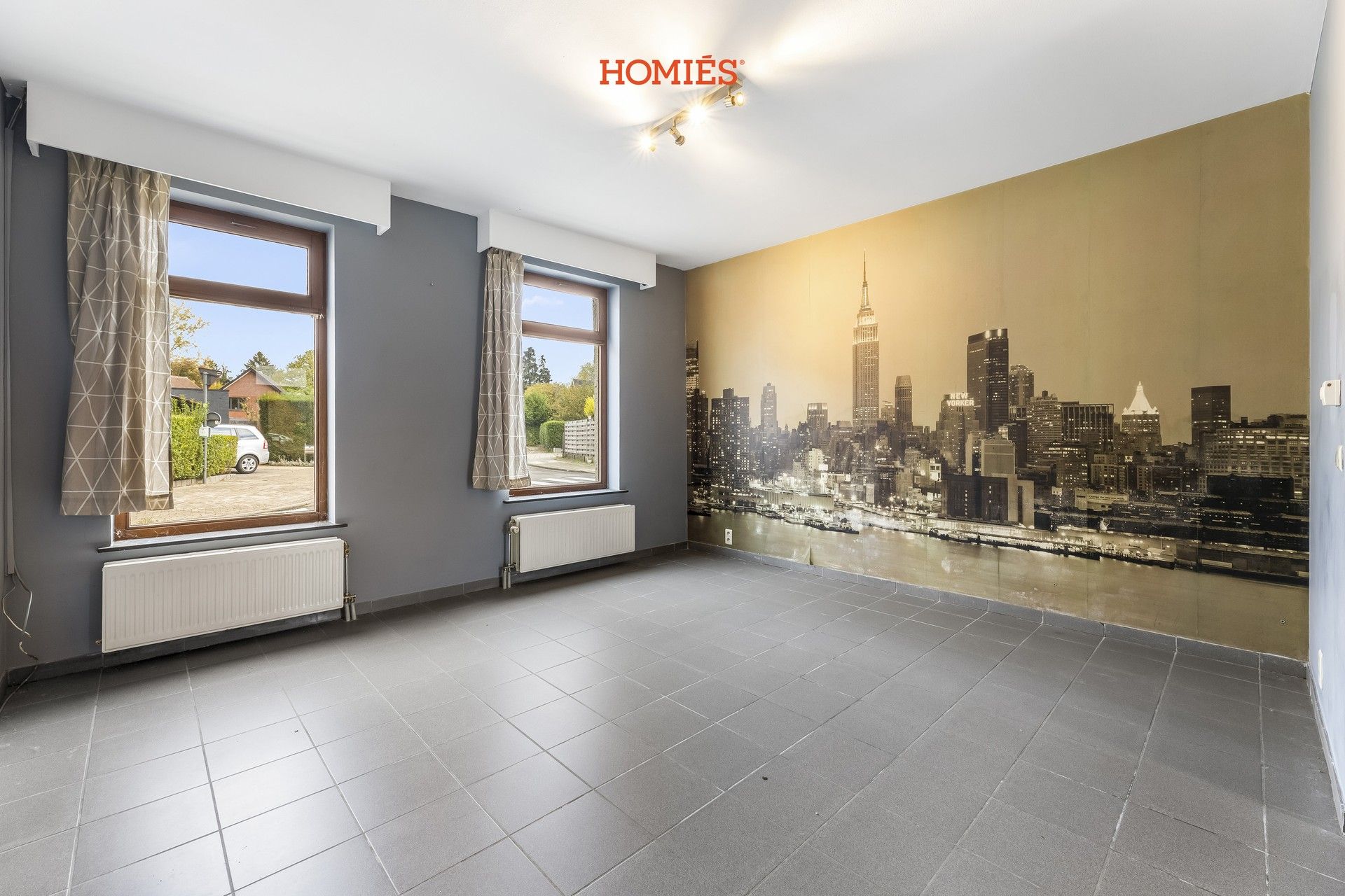 Te renoveren woning met veel potentieel foto 4