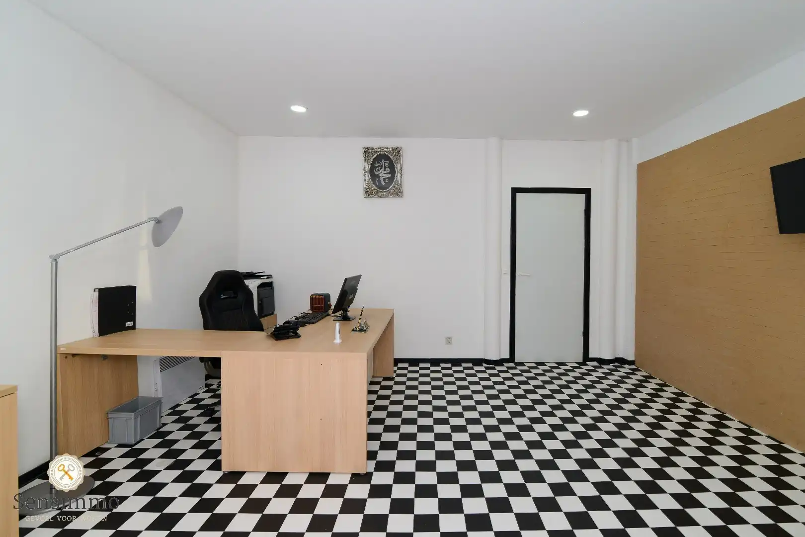 Handelsruimte in het hartje van Genk foto 10