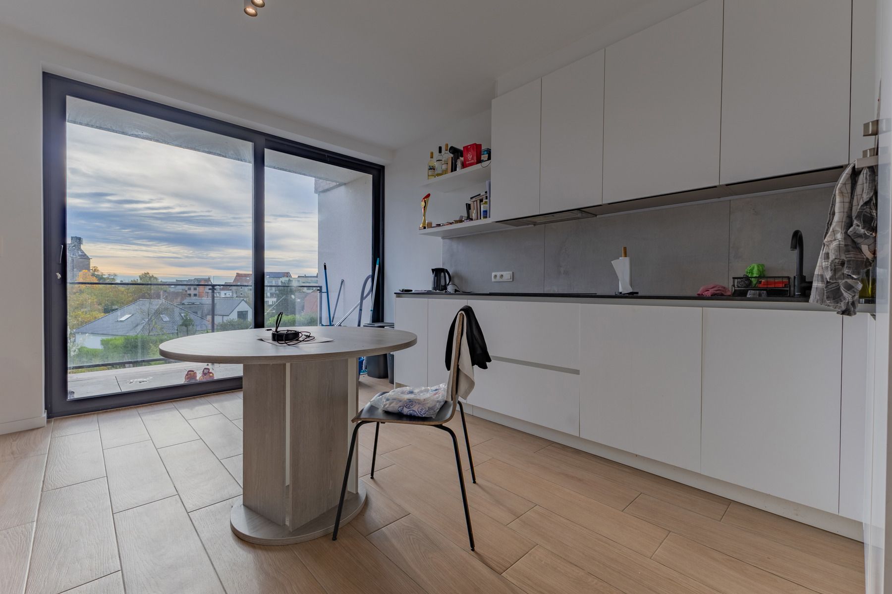 Zeer recent appartement met 1à2 slaapkamers en staanplaats foto 7