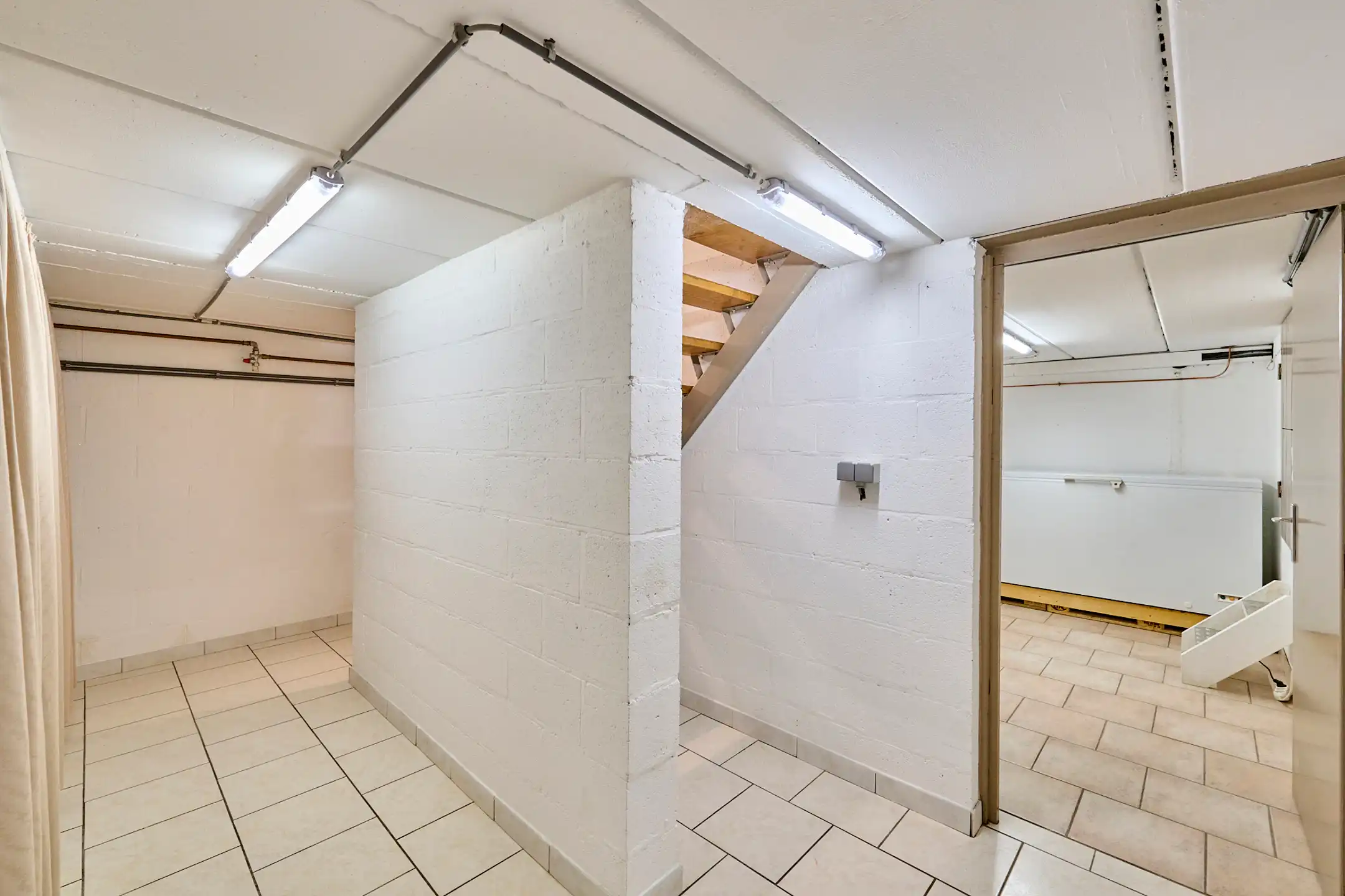 ZEER RUIME INSTAPKLARE WONING MET HOOGWAARDIGE AFWERKING foto 19